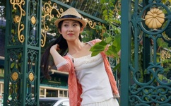 他扒开我奶罩揉吮我奶头在线视频